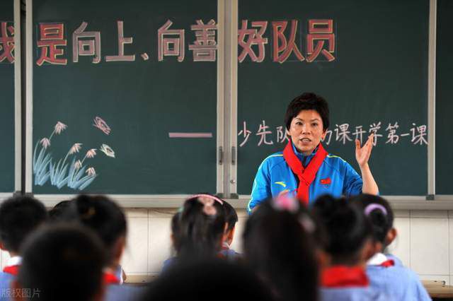导演王子川从话剧舞台走向大银幕，深耕荒诞喜剧领域的他此次为观众刻画出一个与众不同的奇幻童年
